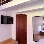 Hotel B