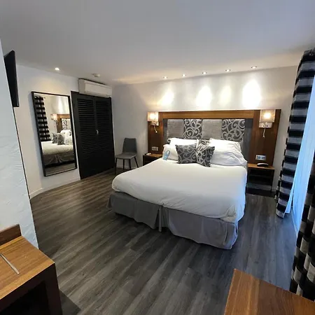 Hotel B 3*