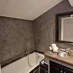 Hotel B 3*