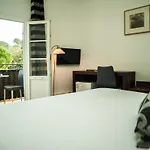 Hotel B 3*