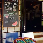 Hotel B