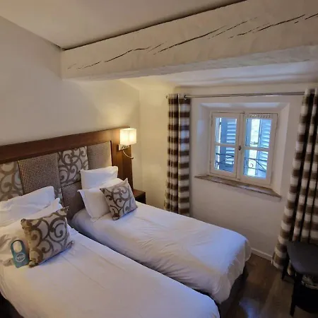 Otel B
