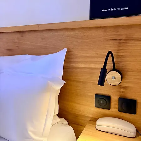 Otel B