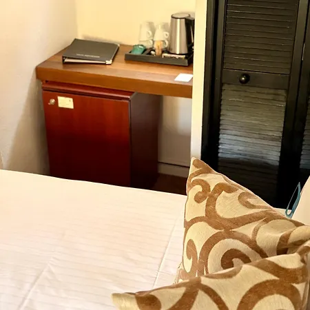 B Otel
